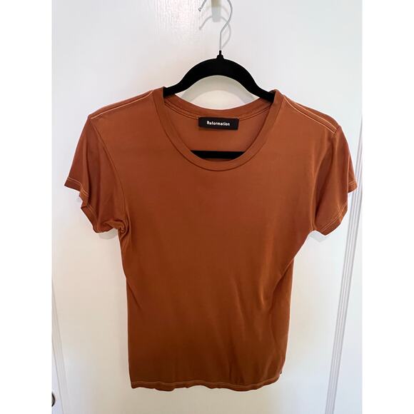Reformation short-sleeve t-shirt in rust color Size XXS✨ - Picture 3 of 7